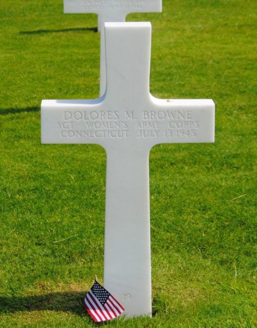Grave in Normandy American Cemetery. Frogman photo.