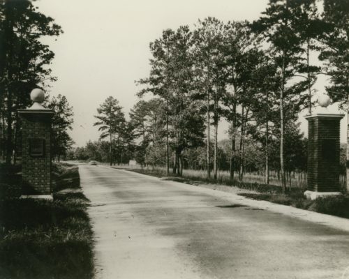 Fort Benning front gate, 1927
